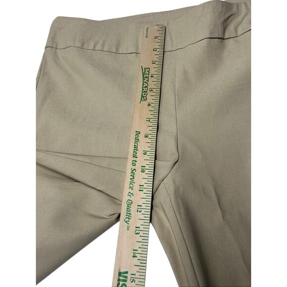 Chico’s So Slimming Brigitte Bermuda Shorts Khaki Size 2 Short US 12-14 Pull On - Picture 6 of 7